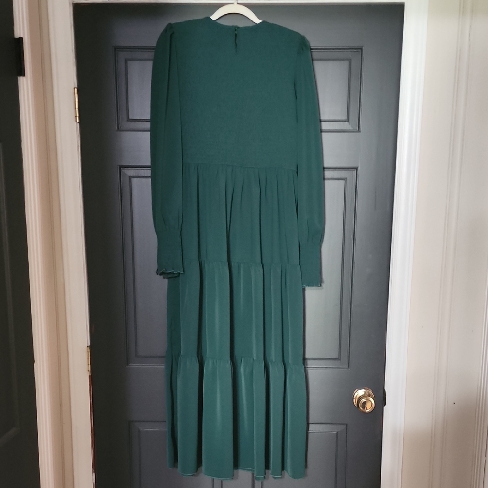 Elegant Green Long Sleeve Dress - Picture 3 of 5